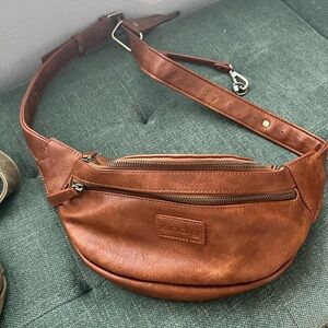 Small Kindly Photographers Fanny Pack